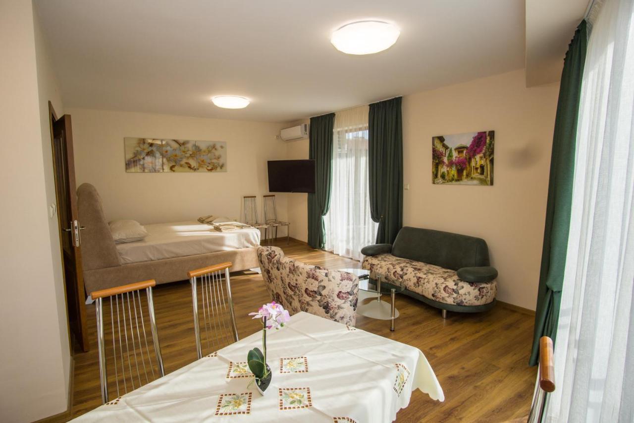 Guest Apartments Stela ซาเรโว ภายนอก รูปภาพ