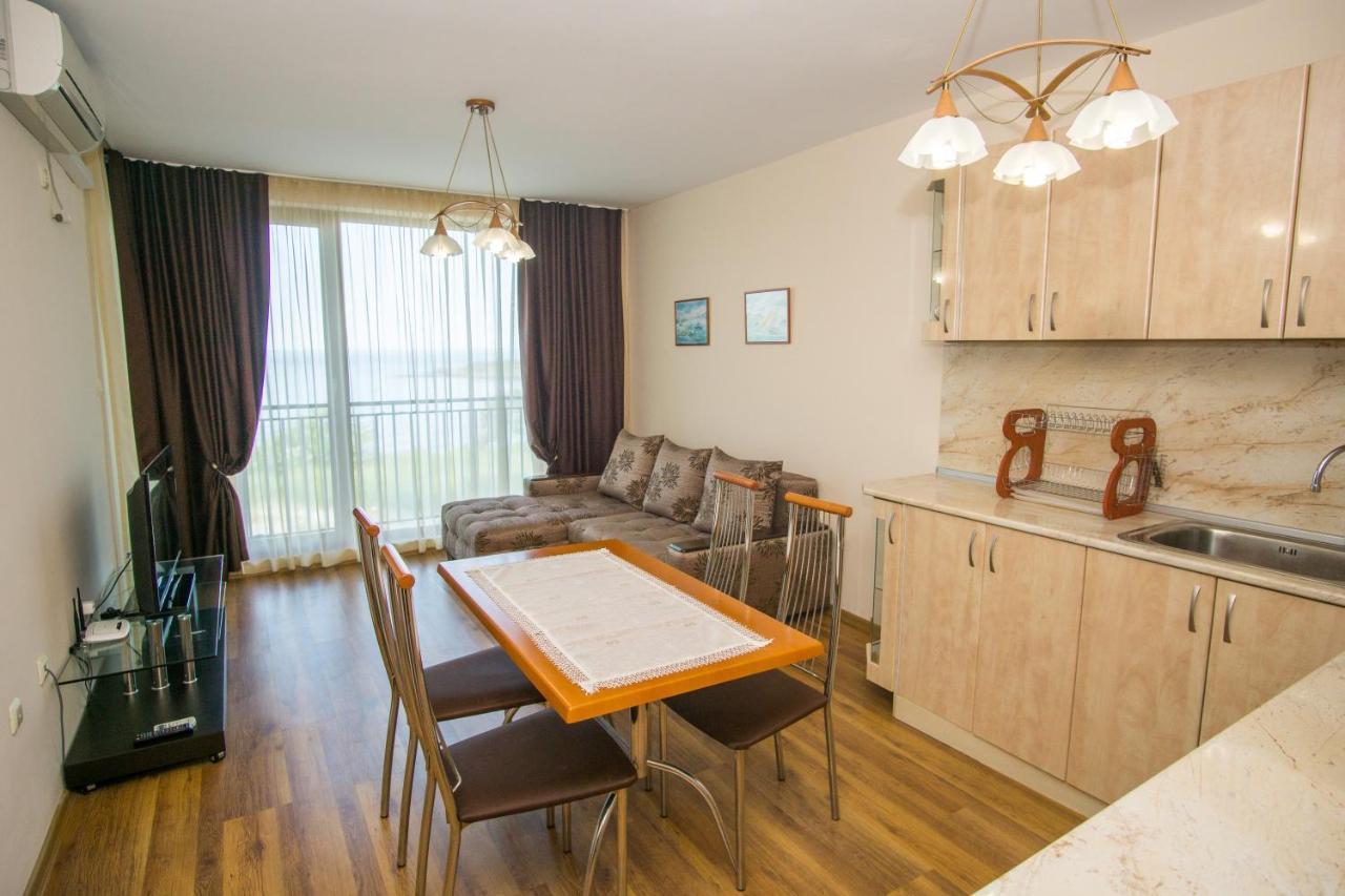 Guest Apartments Stela ซาเรโว ภายนอก รูปภาพ